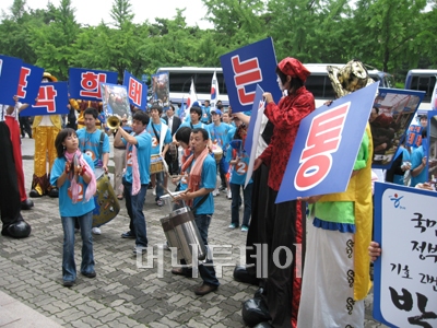 [한나라당 전당대회]후보따라 개성따라~