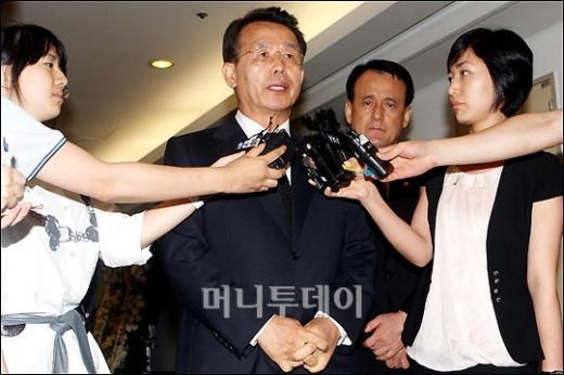 [사진]고 박왕자씨 빈소 조문한 한승수 총리
