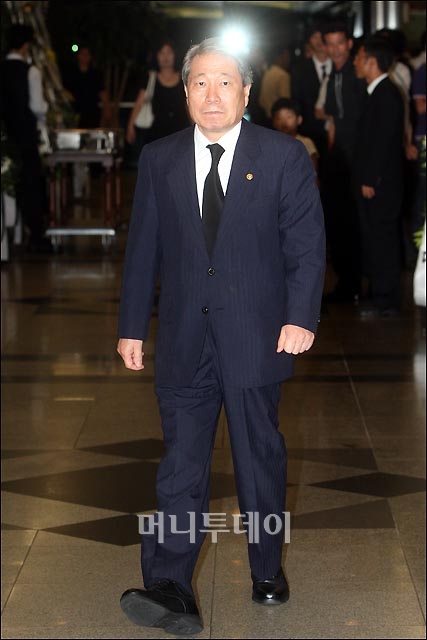 [사진]故 박왕자씨 빈소 찾은 유명환 장관