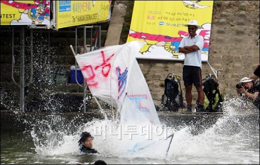 [사진]독도는 우리 땅 '하늘을 날다'(화보)