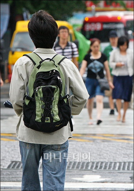 [사진]서늘해진 날씨 '긴팔 급등장'