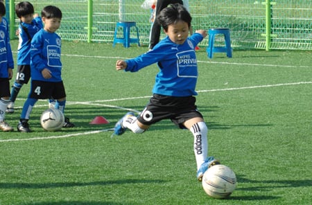 현대카드, "홍명보와 축구를"