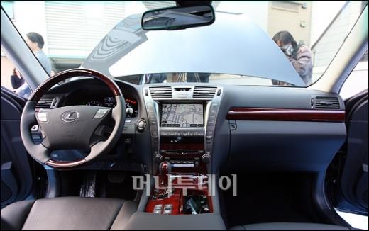 [사진]렉서스 '뉴 LS460 AWD',고급스러운 실내디자인