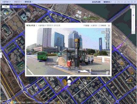 ↑ 다음이 선보인 사진 서비스 '스트릿뷰'의 모습. 사진은 여의나루역을 촬영한 사진이다. 스트릿뷰는 360도 회전이 가능해 실제로 거리에 와 있는 듯한 착각을 일으키게 한다.