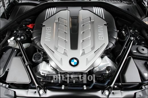 [] BMW 7 ø 