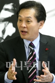 "경제위기 이기는 날, MB정부 재평가될 것"