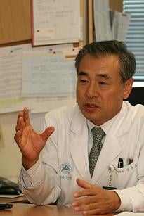 ↑이동호 서울아산병원 임상연구센터장은 제약사에서 병원으로 돌아온 이유를 "한국을 글로벌 임상시험의 허브로 만드 수 있다는 자신감이 있었기 때문"이라고 피력했다.
