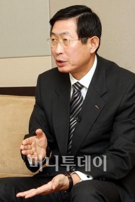 "불황 계기로 싸고 좋은 한국산에 세계가 주목"