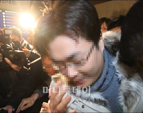↑ 인터넷상에 허위사실을 유포한 혐의로 구속된 인터넷 논객 '미네르바' 박모씨(30) ⓒ임성균 기자