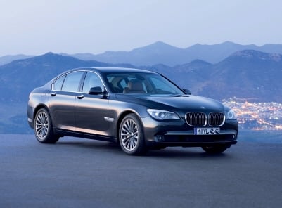 ↑보증금형 '쉬프트업 운용리스' 특별 프로모션을 진행하고 있는 BMW 뉴740i 