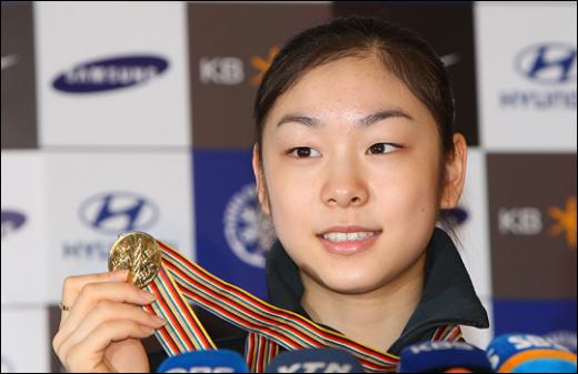 [사진]'여왕의 귀환' 메달 보이는 김연아