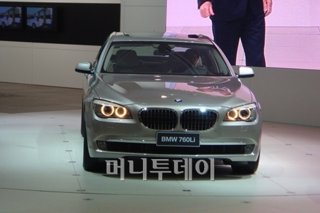 ↑세계최초 공개된 BMW 뉴760Li