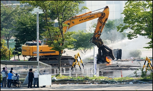 [사진]전쟁터같은 쌍용차 공장