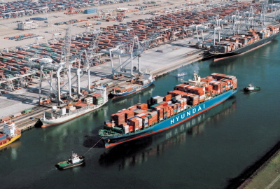 ״ ׸ ̳͹̳ο ϴ 5500TEU Ǵ(Hyundai Confidence)ȣ