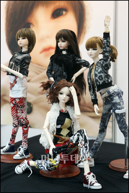 []帮ֵ  2NE1