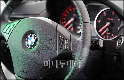 []BMW X1 Ƽ