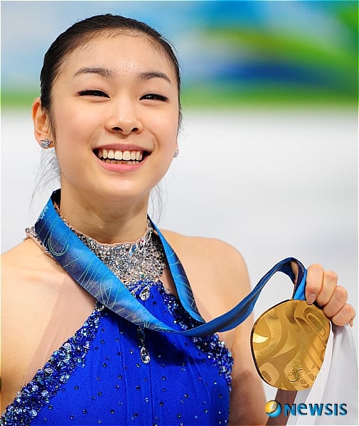 [사진]금빛 웃음짓는 김연아