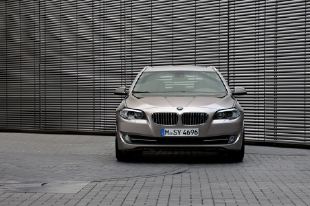 []BMW 5ø, Ư DNA ״γ - Ӵ