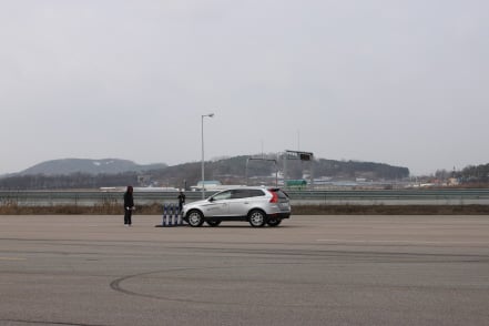 ↑시속 30Km 이하에서 운전자의 개입없이 차가 알아서 멈추는 'XC 60 T6'