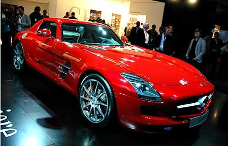 ↑2009 프랑크푸르트 모터쇼에서 공개된 벤츠 SLS AMG.