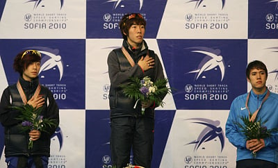 ↑ ISU세계선수권대회 남자 슈퍼파이널3000m 시상식 ⓒ이호석 선수 미니홈피