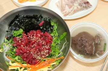 ▲생고기 비빔밥