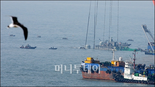 [사진]천안함 함미인양 시작된 백령도