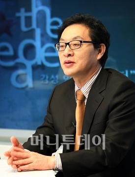 정두언 "기득권 세력이 양보해야죠"