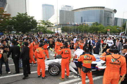 ↑2008년 F1 한국유치를 기념한 '씨티쇼크'행사