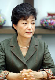 박근혜 "지방선거 지원 계획 없다"