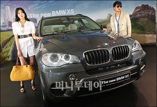 []407 մ BMW  X5