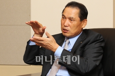 "우리證 26개 부문서 1위...꿈 키우는 회사 만들것"