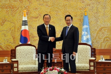 찴, G20  áUN뵿 