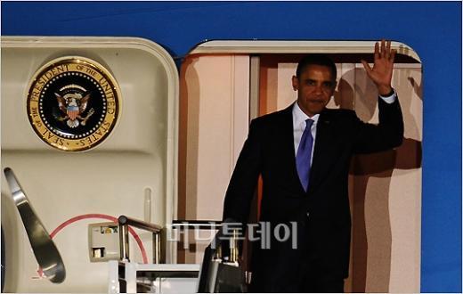 [사진]일정 당겨 한국 도착한 오바마 美 대통령 