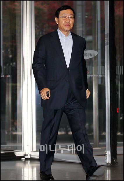 [사진]삼성사장단협의회 들어서는 김상항 사장