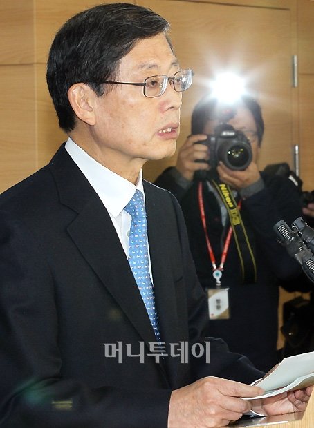 [사진]김황식 총리, 연평도 조속히 복구 