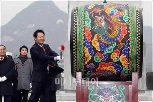 [사진]오세훈 시장 '이순신 장군 귀환을 축하하며'