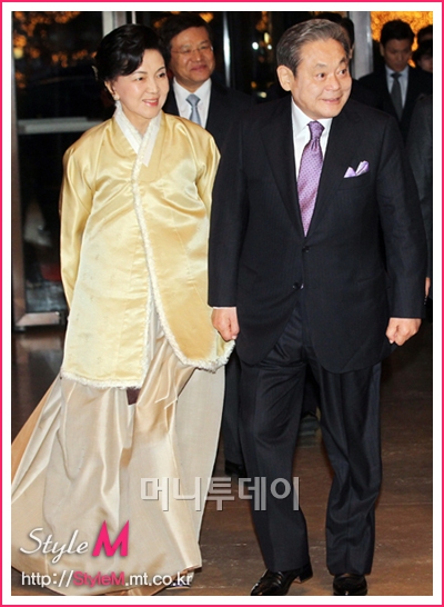 이회장 칠순행사… 삼성家 '부부패션' 누가 최고? - 머니투데이 이회장 칠순행사… 삼성家 '부부패션' 누가 최고? - 머니투데이
