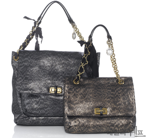 하객패션의 종결자 '클래식백' 어때