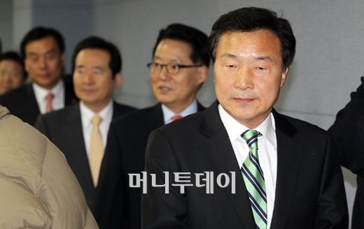 충북 간 민주당 "과학벨트 충청이 유치해야"