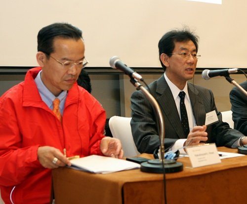 ↑(사진왼쪽부터)나카바야시 히사오 한국토요타 사장과 오사무 사다카타 토요타 수석 엔지니어