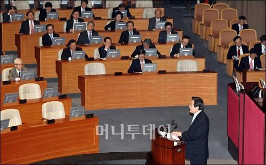 [사진]연설하는 김무성 원내대표