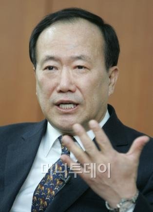 김봉수 거래소 이사장, "해외 사업 덩치 키운다"