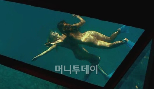 3D,4D로 진화하는 화끈한 '19금 영화' - 머니투데이 3D,4D로 진화하는 화끈한 '19금 영화' - 머니투데이