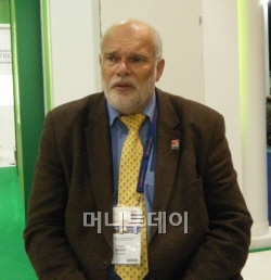 ↑ 독일 지역 임상PI인 유르겐 브라운 베를린대학 교수.