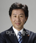 ↑ 아즈미 준 신임 재무상