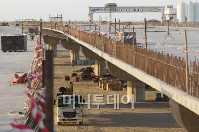 ↑삼성물산이 시공 중인 팜 제벨알리 교량 공사 현장.