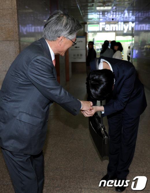 사진]&#39;사과 삼고초려&#39; 이준석, 문재인에 90도 사과 - 머니투데이