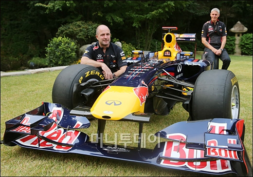 사진]레드불 F1 머신 'Rb7'을 소개합니다! - 머니투데이