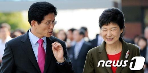 박근혜-김문수 회동, 복지·일자리 화제… '당 화합' 행보 해석 (종합) - 머니투데이
